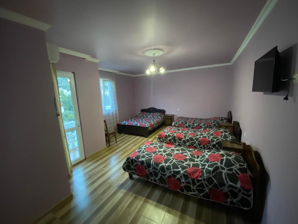 Beliy Dom Hotel Квариати Екстериор снимка