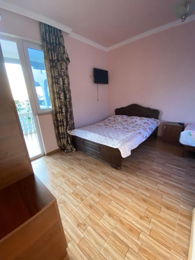 Beliy Dom Hotel Квариати Екстериор снимка