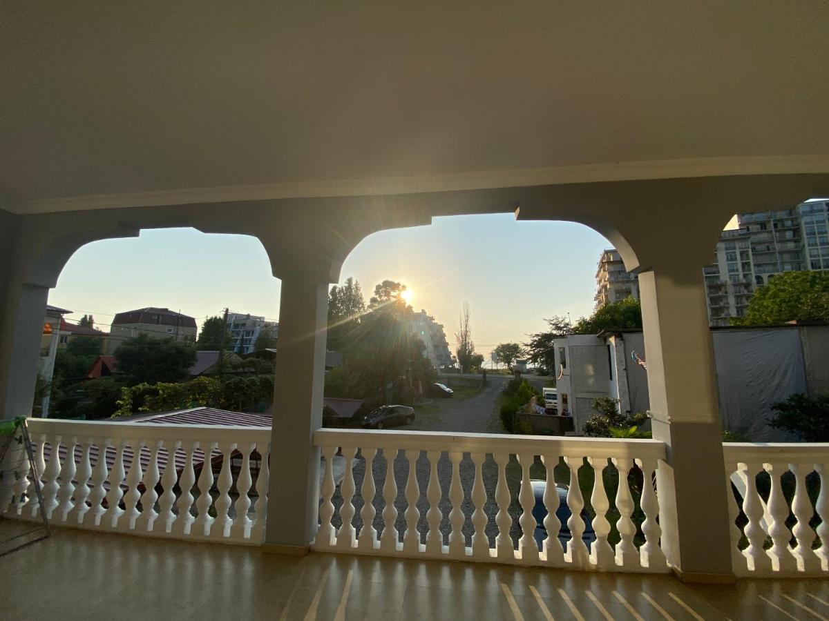 Beliy Dom Hotel Квариати Екстериор снимка