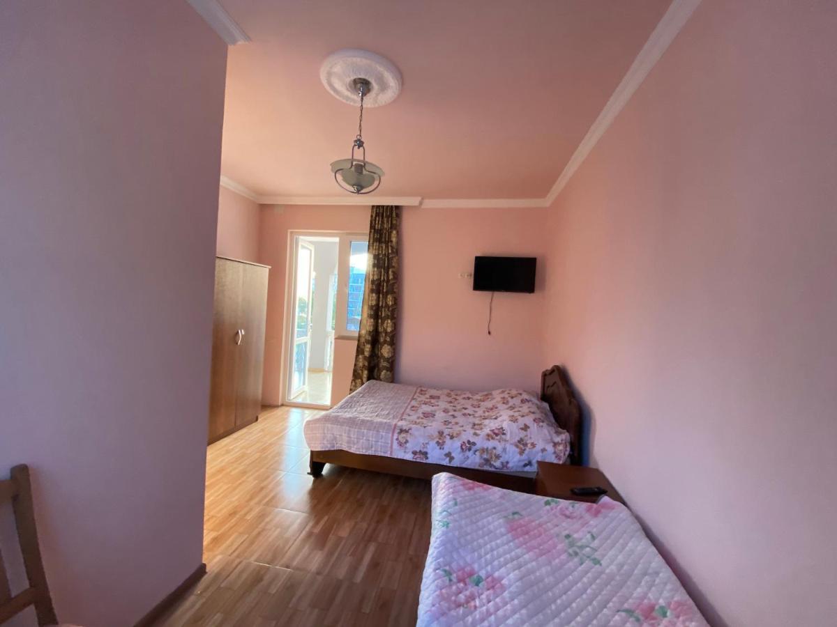 Beliy Dom Hotel Квариати Екстериор снимка