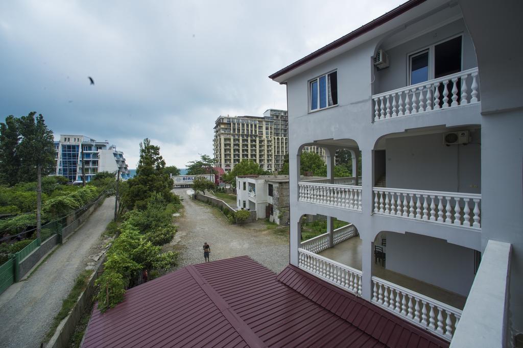 Beliy Dom Hotel Квариати Екстериор снимка