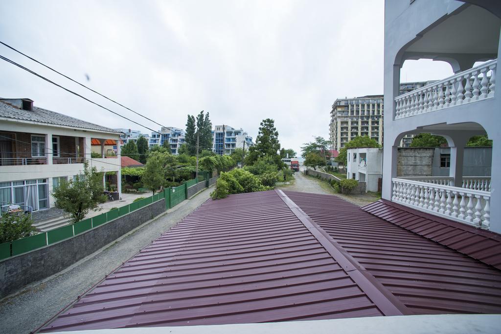 Beliy Dom Hotel Квариати Екстериор снимка